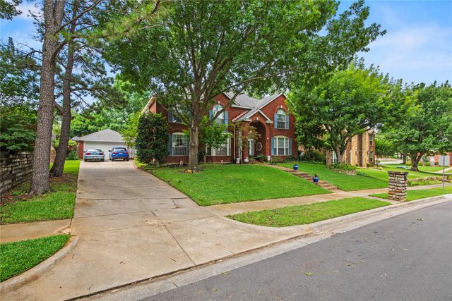 7604 Oak Knoll Drive, North Richland Hills, TX 76182