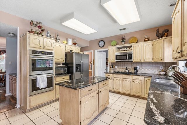 7604 Oak Knoll Drive, North Richland Hills, TX 76182