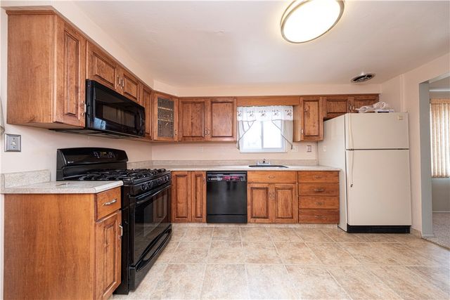 209 Video Dr, Munhall, PA 15120