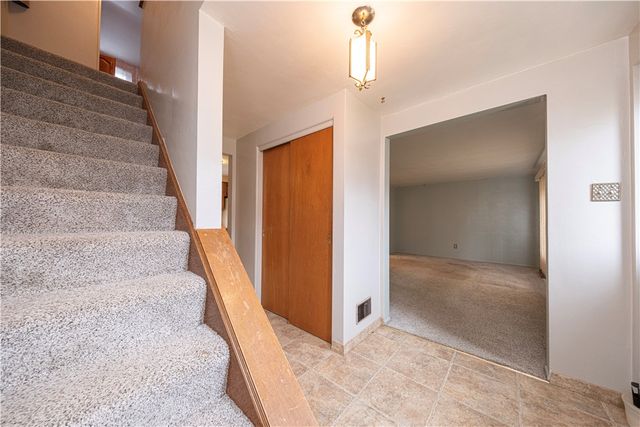 209 Video Dr, Munhall, PA 15120