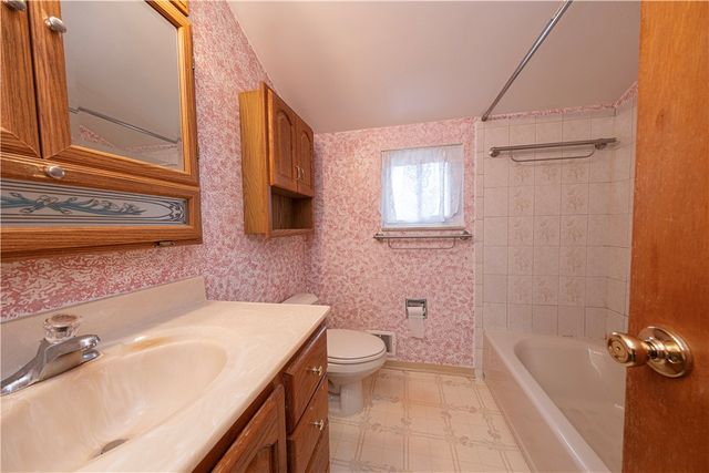 209 Video Dr, Munhall, PA 15120