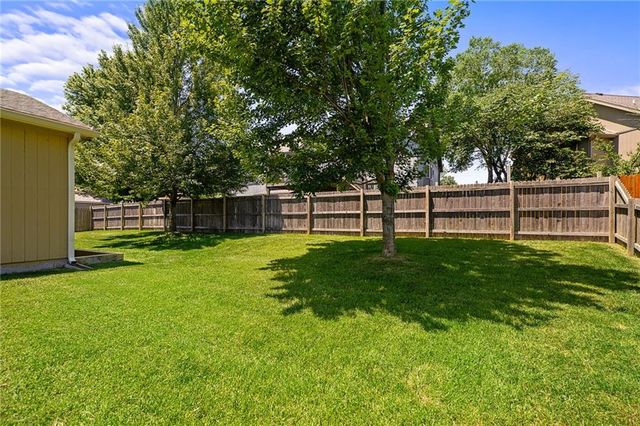 22375 St Francis Street, Spring Hill, KS 66083
