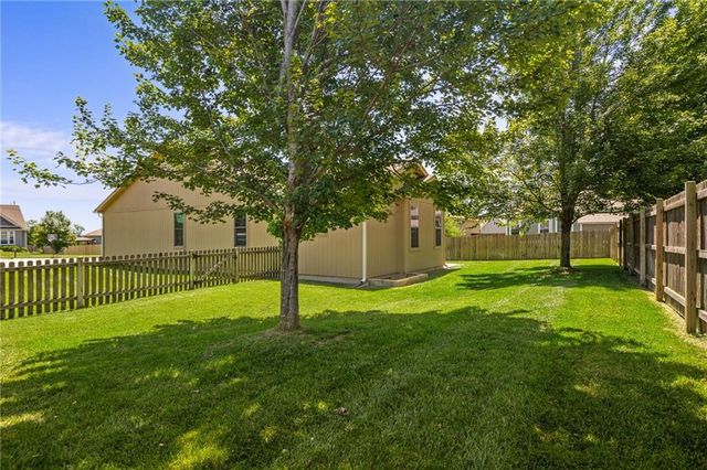 22375 St Francis Street, Spring Hill, KS 66083