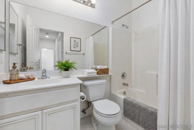 4981 Calle Arquero, Oceanside, CA 92057