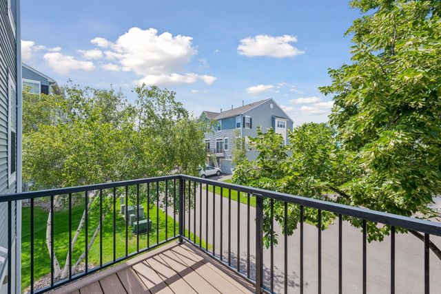 1528 Savanna Drive, Shakopee, MN 55379