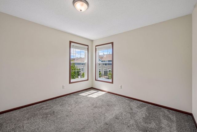 1528 Savanna Drive, Shakopee, MN 55379