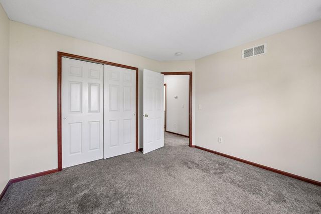 1528 Savanna Drive, Shakopee, MN 55379