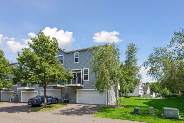 1528 Savanna Drive, Shakopee, MN 55379