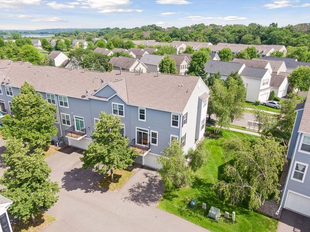 1528 Savanna Drive, Shakopee, MN 55379