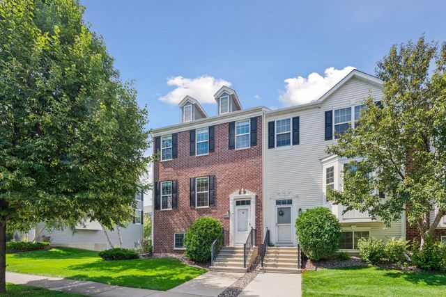 1528 Savanna Drive, Shakopee, MN 55379