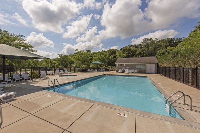 1528 Savanna Drive, Shakopee, MN 55379
