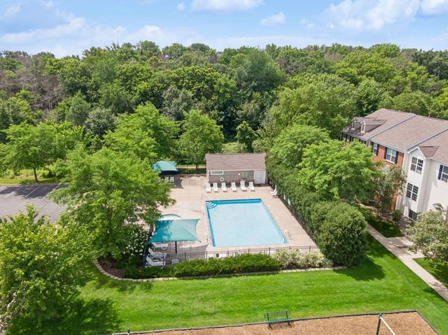 1528 Savanna Drive, Shakopee, MN 55379