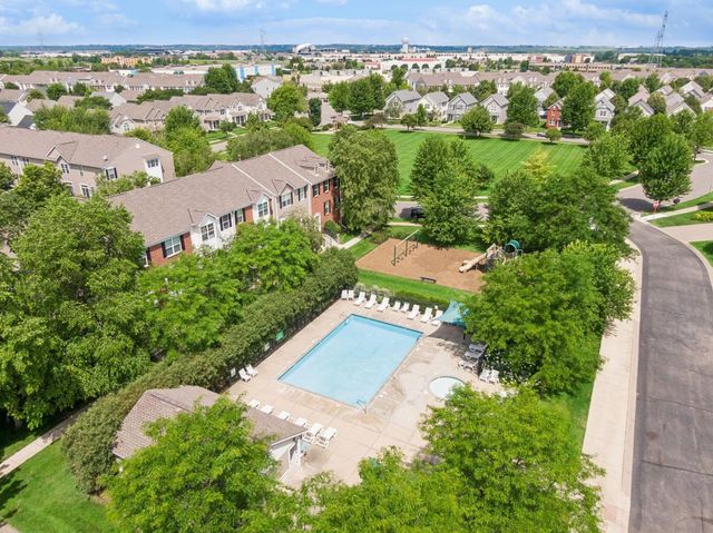1528 Savanna Drive, Shakopee, MN 55379