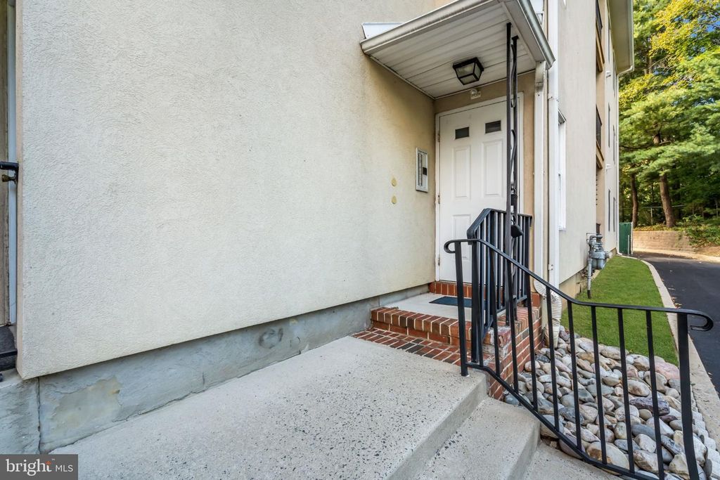 70 PARK #2-4, BORDENTOWN, NJ 08505 — photo 4