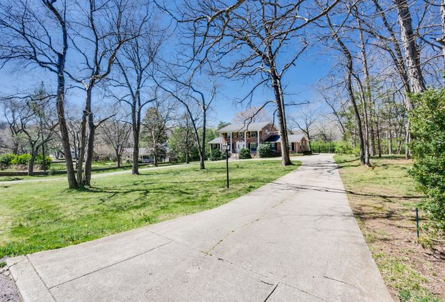 795 Greeley Dr, Nashville, TN 37205