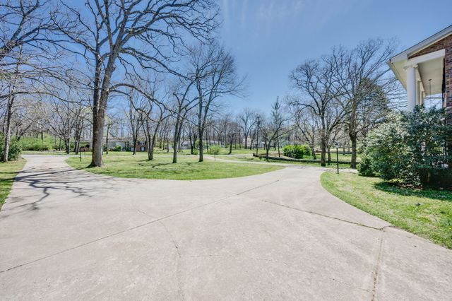 795 Greeley Dr, Nashville, TN 37205