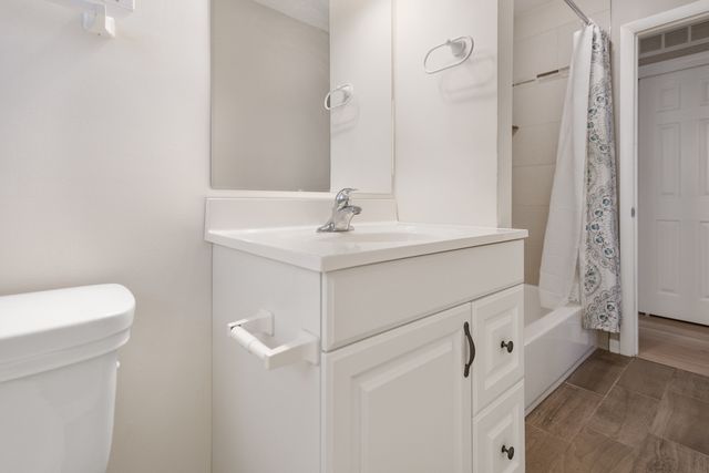 635 Love Street, Elk Grove Village, IL 60007