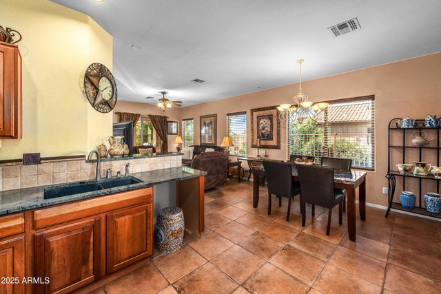 10725 E SECOND WATER Trail, Gold Canyon, AZ 85118