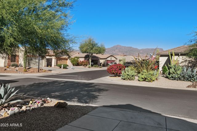 10725 E SECOND WATER Trail, Gold Canyon, AZ 85118