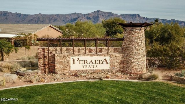 10725 E SECOND WATER Trail, Gold Canyon, AZ 85118