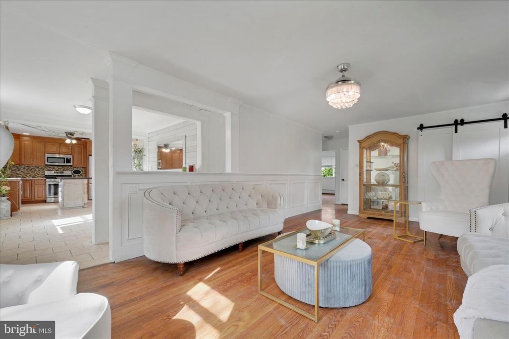 Image 10 of property listing at 95 NEW ST, Pottsville, PA 17901