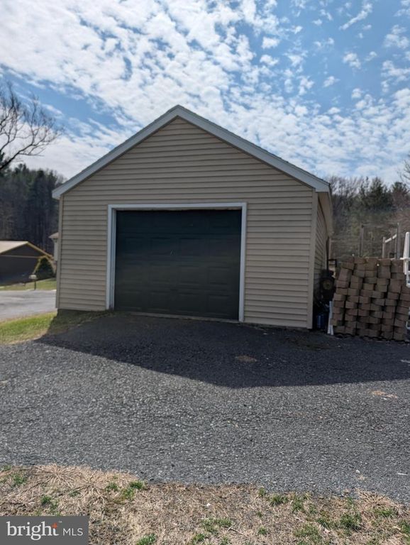 Image 30 of property listing at 95 NEW ST, Pottsville, PA 17901