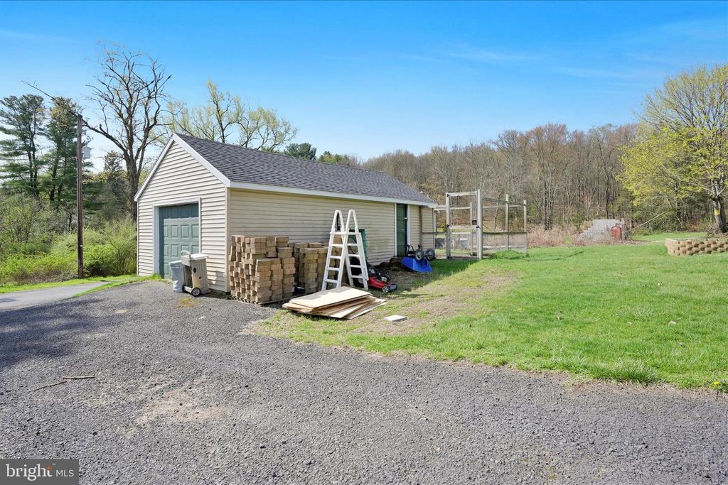 Image 31 of property listing at 95 NEW ST, Pottsville, PA 17901