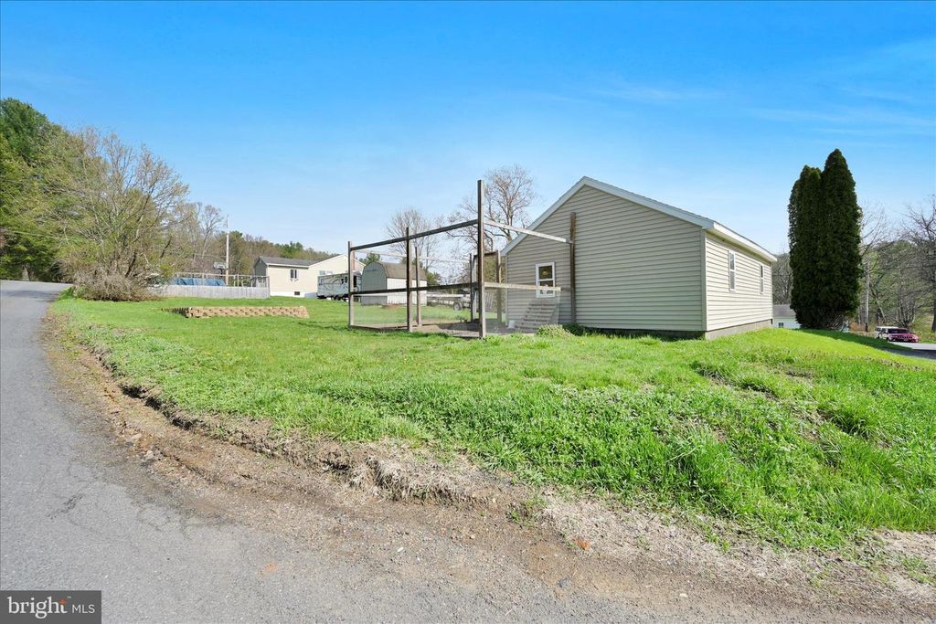 Image 34 of property listing at 95 NEW ST, Pottsville, PA 17901