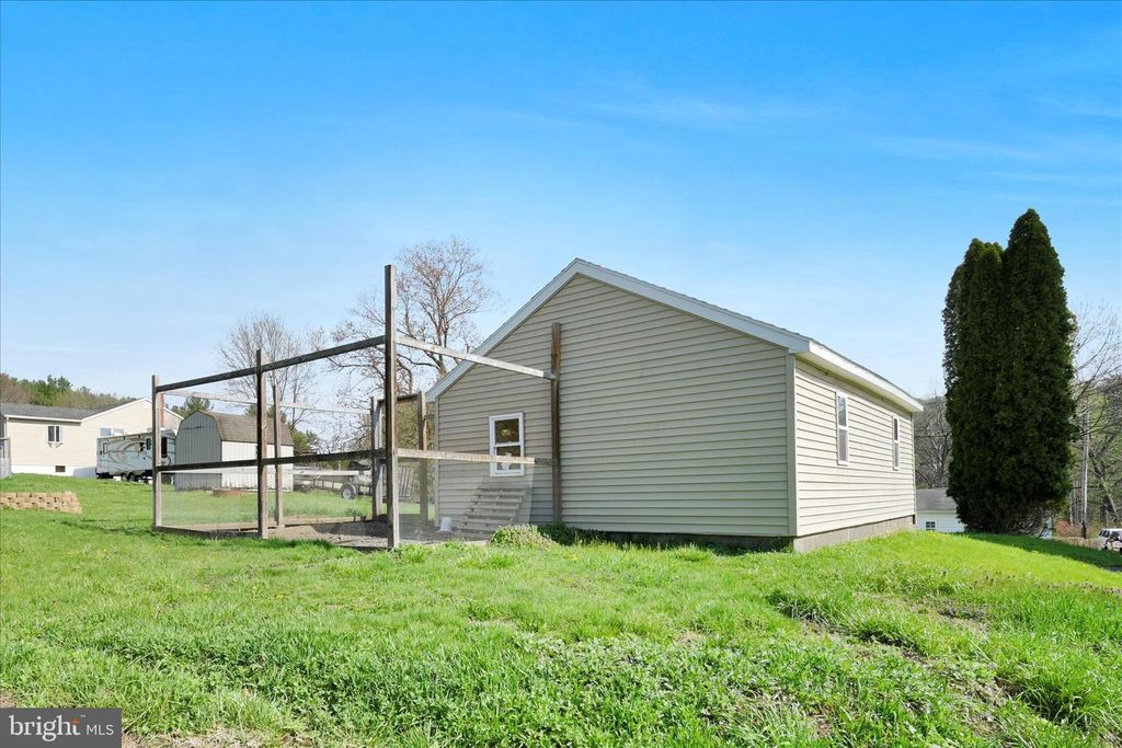 Image 35 of property listing at 95 NEW ST, Pottsville, PA 17901