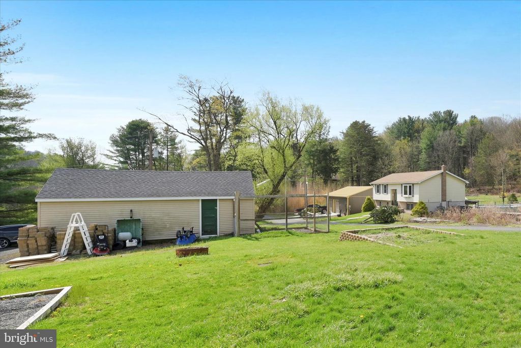 Image 37 of property listing at 95 NEW ST, Pottsville, PA 17901