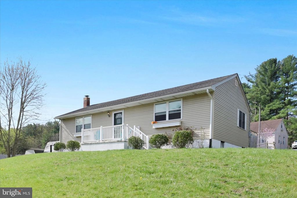 Image 4 of property listing at 95 NEW ST, Pottsville, PA 17901