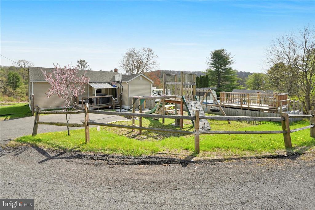 Image 41 of property listing at 95 NEW ST, Pottsville, PA 17901