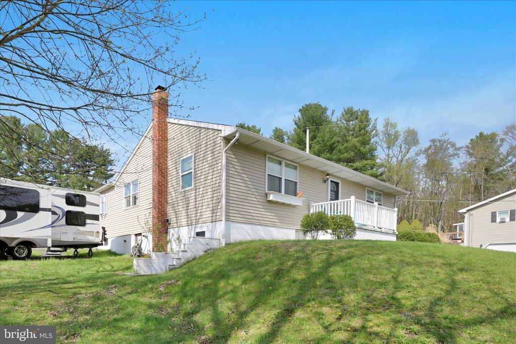 Image 8 of property listing at 95 NEW ST, Pottsville, PA 17901