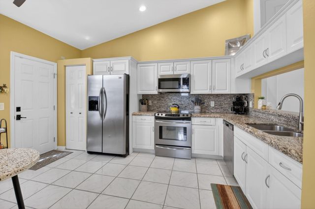 7978 Lexington Club Boulevard B, Delray Beach, FL 33446