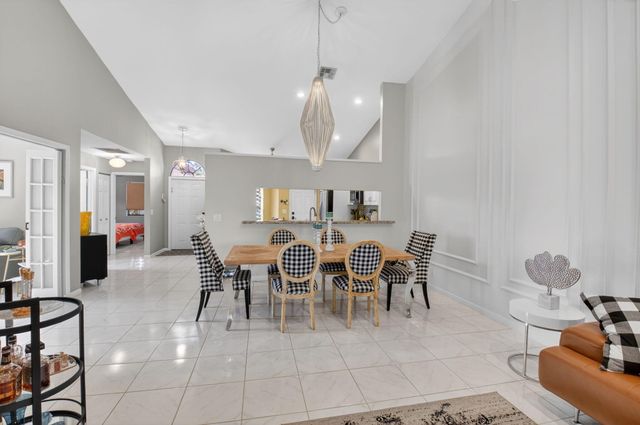 7978 Lexington Club Boulevard B, Delray Beach, FL 33446