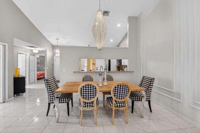 7978 Lexington Club Boulevard B, Delray Beach, FL 33446