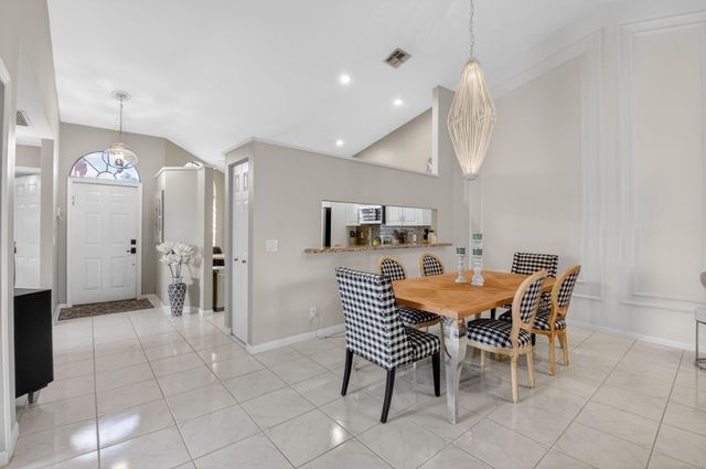 7978 Lexington Club Boulevard B, Delray Beach, FL 33446