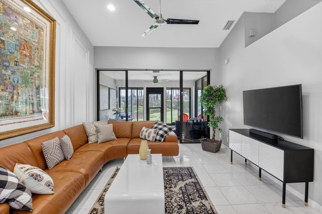 7978 Lexington Club Boulevard B, Delray Beach, FL 33446