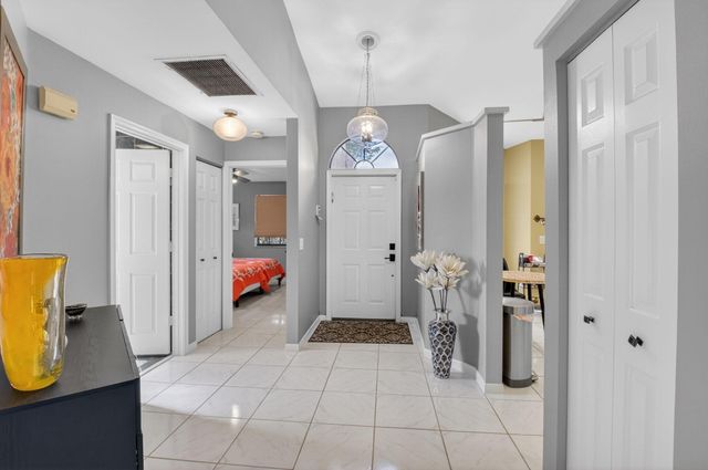 7978 Lexington Club Boulevard B, Delray Beach, FL 33446