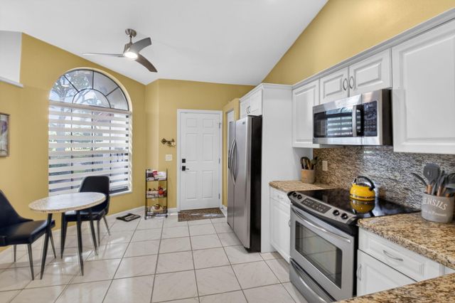 7978 Lexington Club Boulevard B, Delray Beach, FL 33446