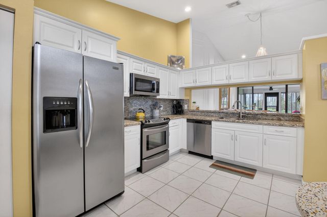 7978 Lexington Club Boulevard B, Delray Beach, FL 33446