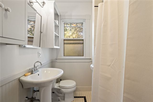 14 Greenough Place A, Newport, RI 02840