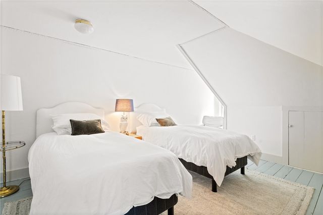 14 Greenough Place A, Newport, RI 02840