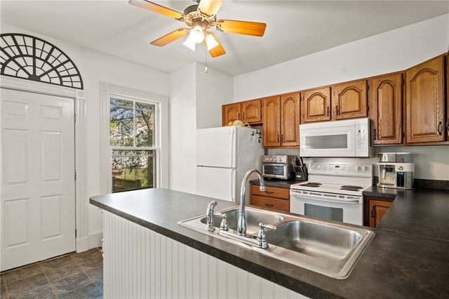 14 Greenough Place A, Newport, RI 02840