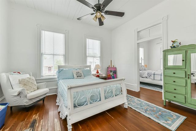 3301 Ursuline Street, Galveston, TX 77550