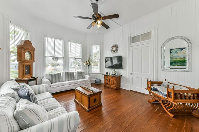 3301 Ursuline Street, Galveston, TX 77550