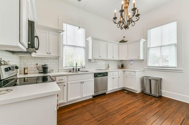 3301 Ursuline Street, Galveston, TX 77550