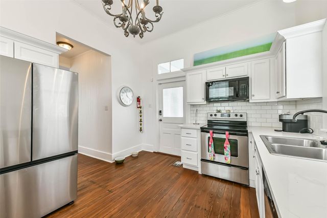 3301 Ursuline Street, Galveston, TX 77550