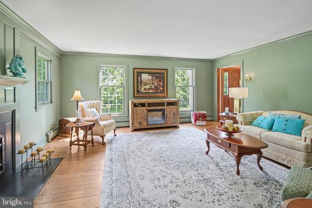 1881 TOWNSHIP LINE RD, Telford, PA 18969