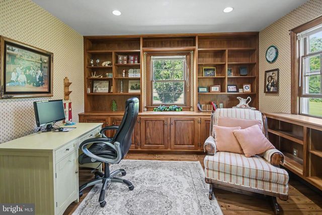 1881 TOWNSHIP LINE RD, Telford, PA 18969